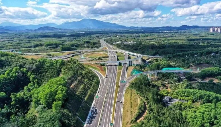 海南省萬(wàn)寧至洋浦高速公路第二代建段環(huán)境保護(hù)、景觀(guān)及服務(wù)設(shè)施工程(項(xiàng)目名稱(chēng))